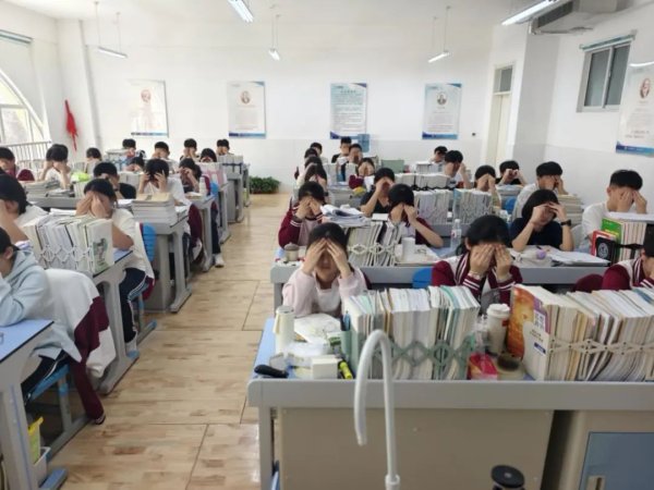 杨方策略 临沂外国语学校多措并举推进阳光体育 筑牢学生健康成长基石